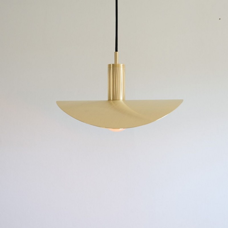 LeafPendelMediumMessingRAMALights-01