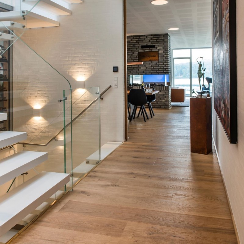 CompactW1UpDownLEDHvidLIGHTPOINT-01