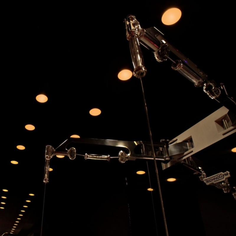 Kap80SurfaceRoundMainsDimmingOpticFloodDybbrunGuldFlos-01