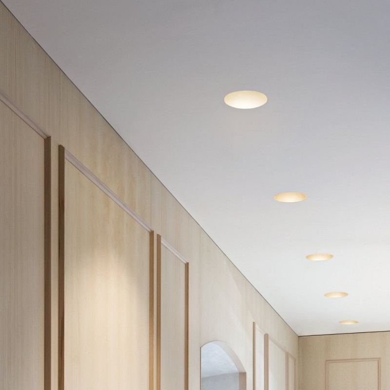 Kap80SurfaceRoundMainsDimmingOpticFloodDybbrunGuldFlos-01