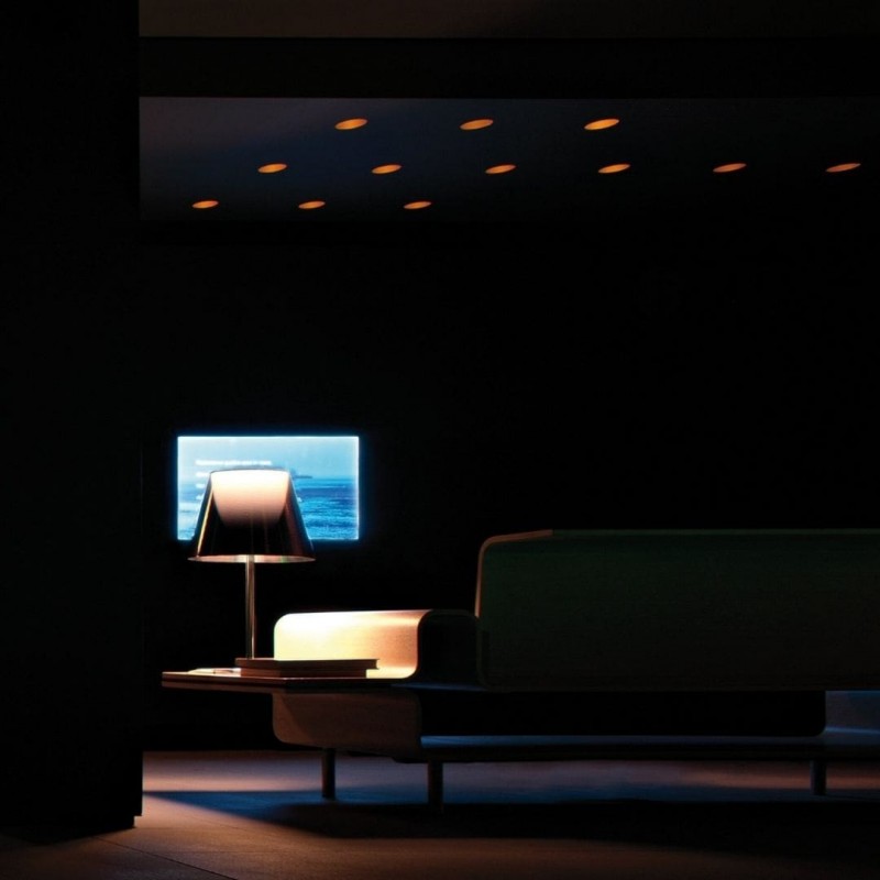 Kap80SurfaceRoundMainsDimmingOpticFloodHvidBronzeFlos-01