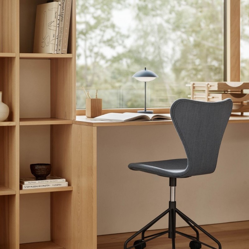 MuslingPortableBordlampeDuskBlueFritzHansen-01