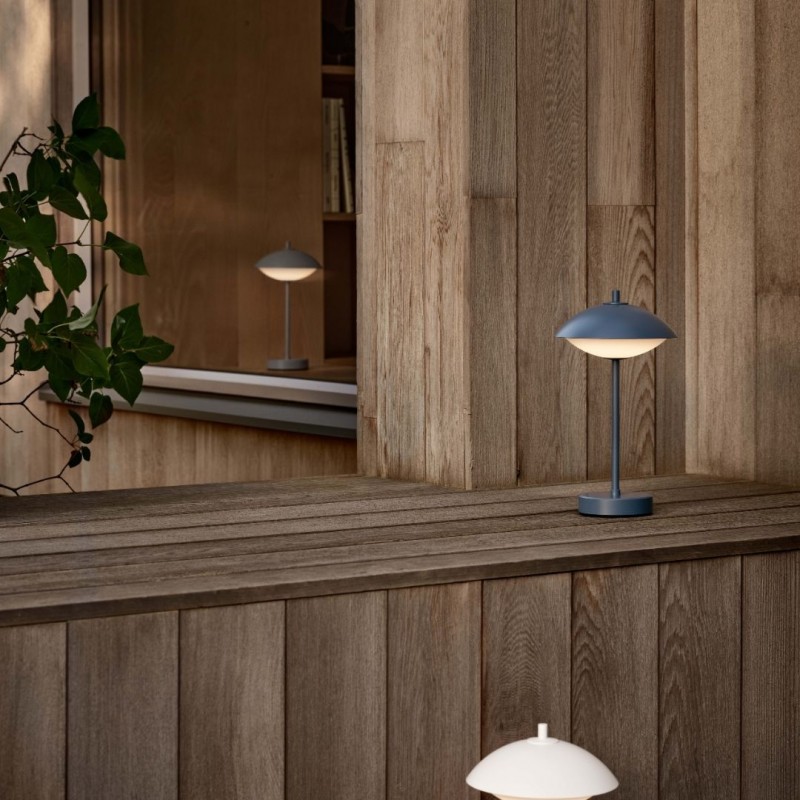 MuslingPortableBordlampeDuskBlueFritzHansen-01