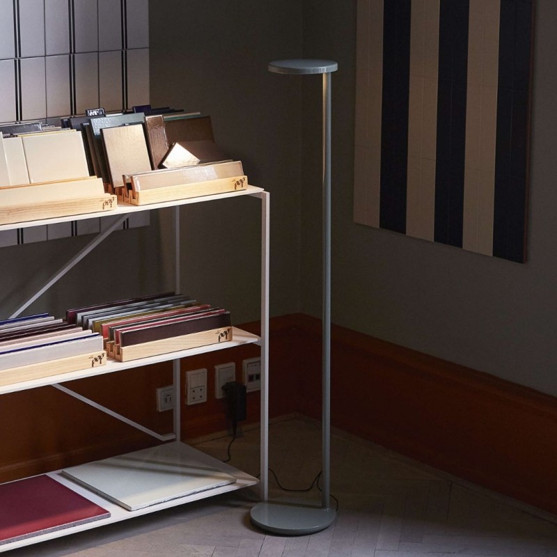 ObliqueGulvlampemUSBCGlossySageFlos-01