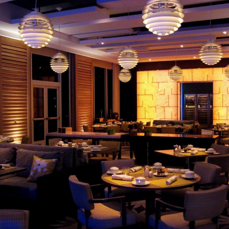 PHLouvrePendelHvid3000KSlngelagerhavesLouisPoulsen-01