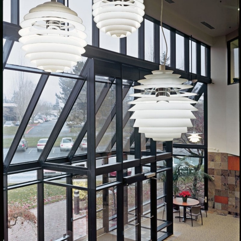 PHLouvrePendelHvid3000KSlngelagerhavesLouisPoulsen-01