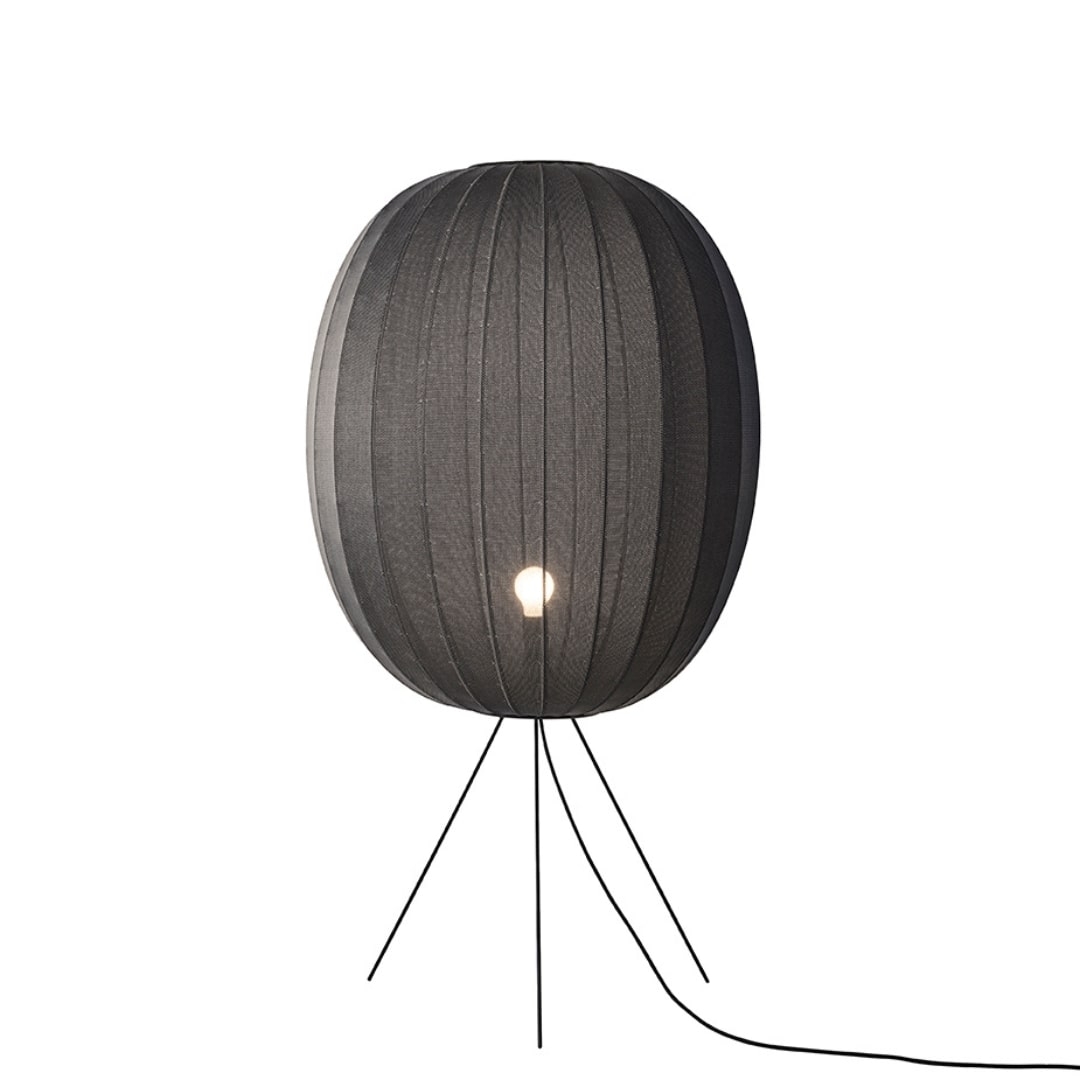 Billede af Knit-Wit 65 High Oval Gulvlampe Medium Sort - Made by Hand