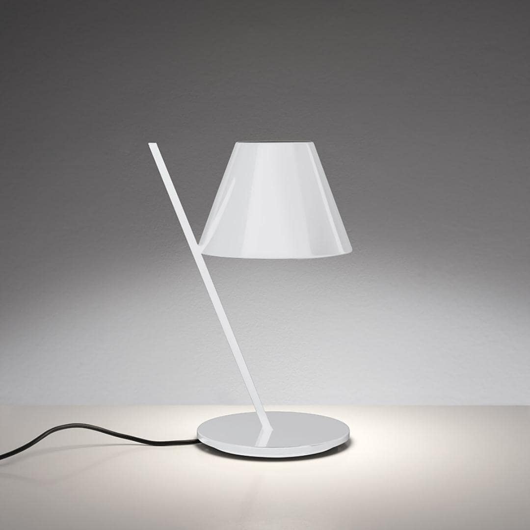 Se La Petite Bordlampe Hvid/hvid - Artemide hos Luxlight.dk