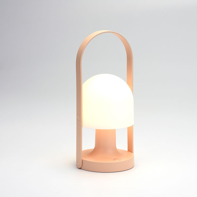 Se Follow Me Pale Pink transportabel Bordlampe - Marset hos Luxlight.dk