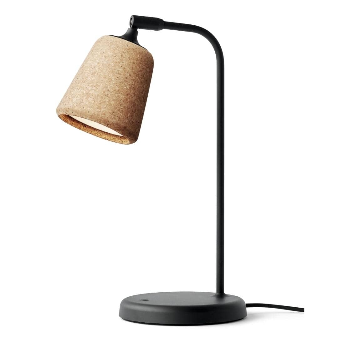 Se Material Bordlampe Cork - New Works hos Luxlight.dk