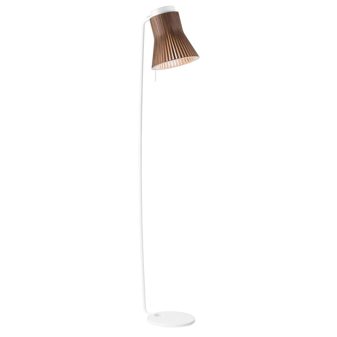 Billede af Petite 4610 Gulvlampe Valnød - Secto Design