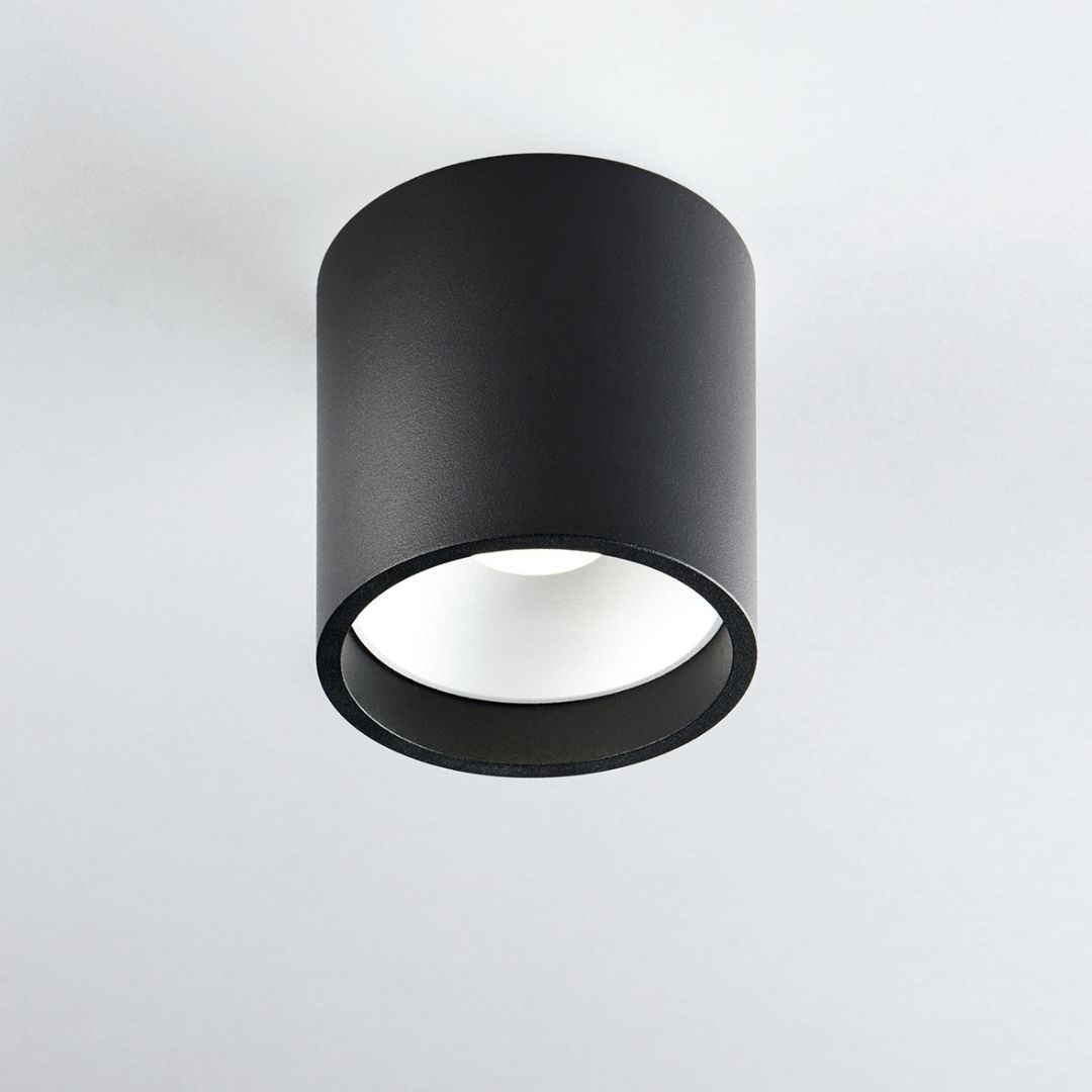 Se Solo Round Loftlampe Sort 2700K - LIGHT-POINT hos Luxlight.dk