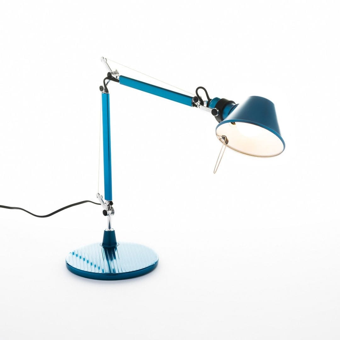 Se Tolomeo Micro Bordlampe Blå - Artemide hos Luxlight.dk