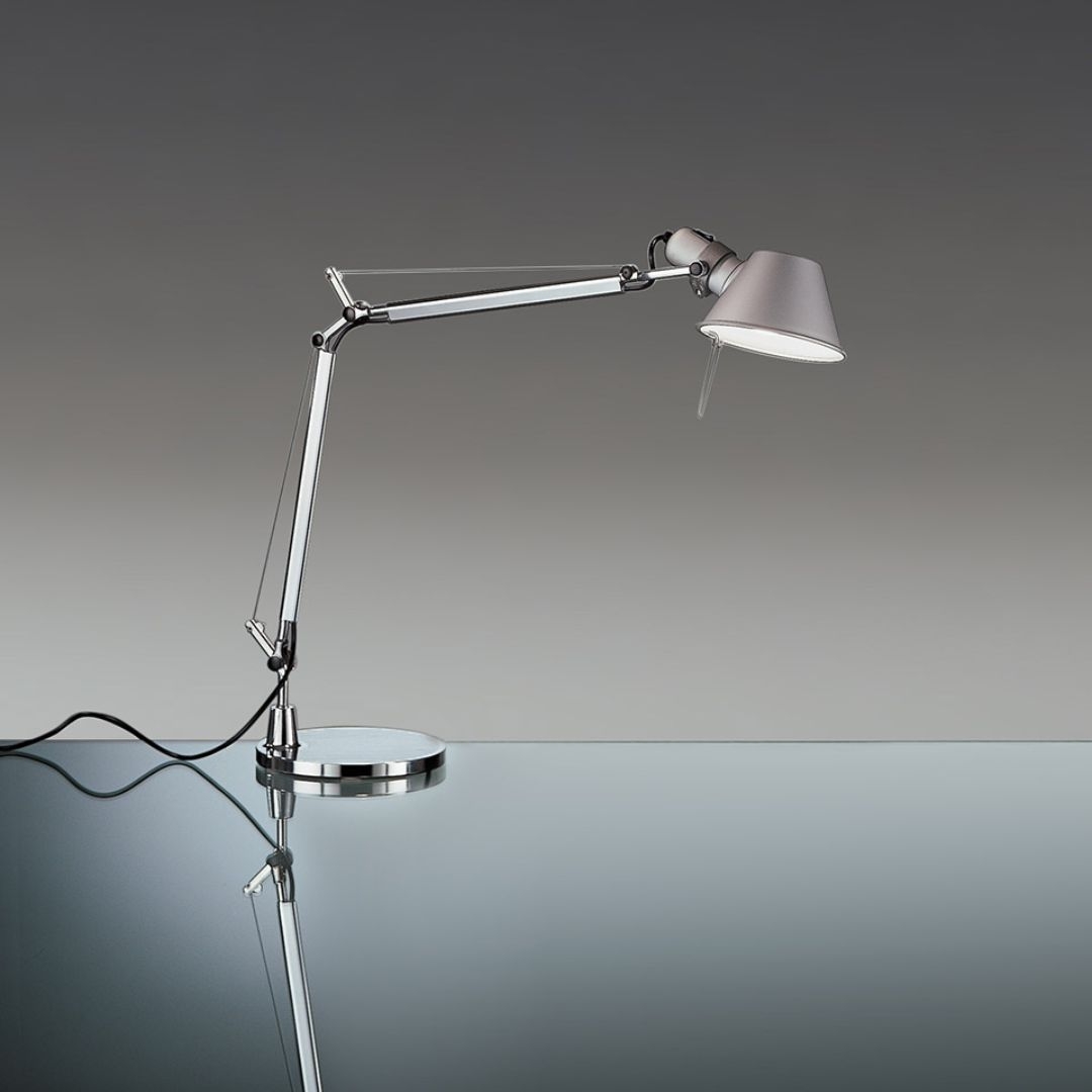 Se Tolomeo Mini Bordlampe LED Alu - Artemide hos Luxlight.dk